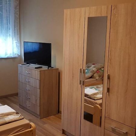 Lotti Apartman Kiskunhalas Luaran gambar