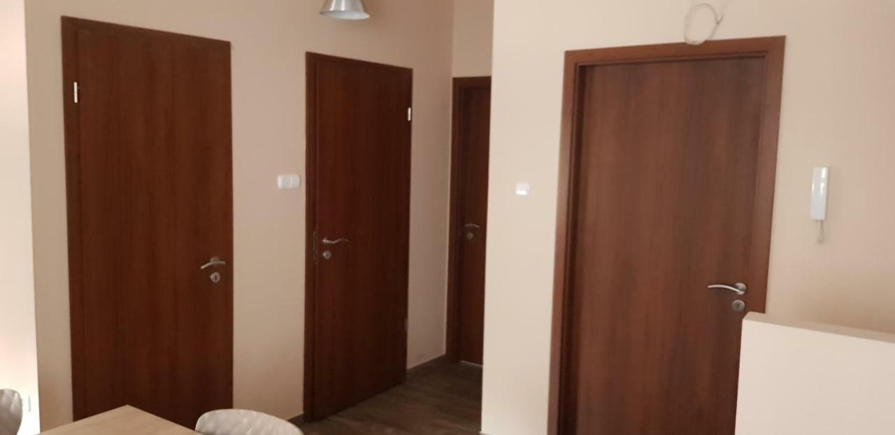 Lotti Apartman Kiskunhalas Luaran gambar