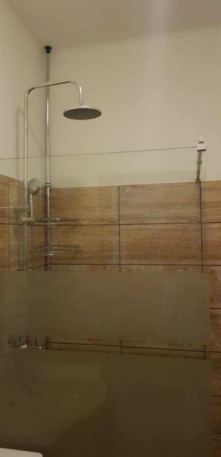 Lotti Apartman Kiskunhalas Luaran gambar